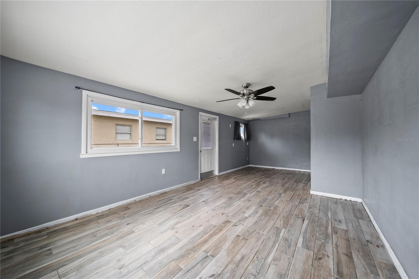 Image 18 of 31 For 10602 Camelia Drive