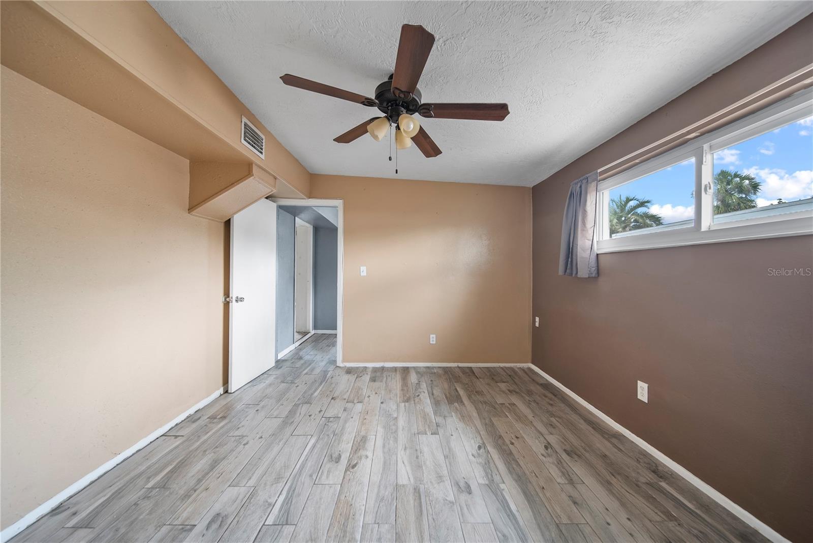Image 20 of 31 For 10602 Camelia Drive