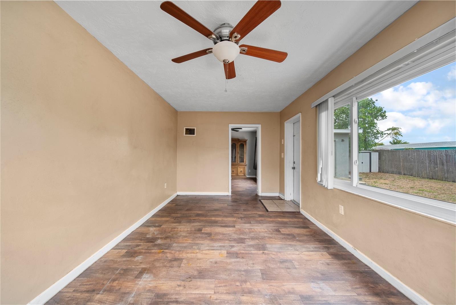 Image 28 of 31 For 10602 Camelia Drive