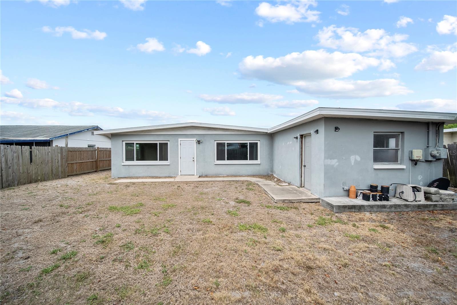 Image 6 of 31 For 10602 Camelia Drive