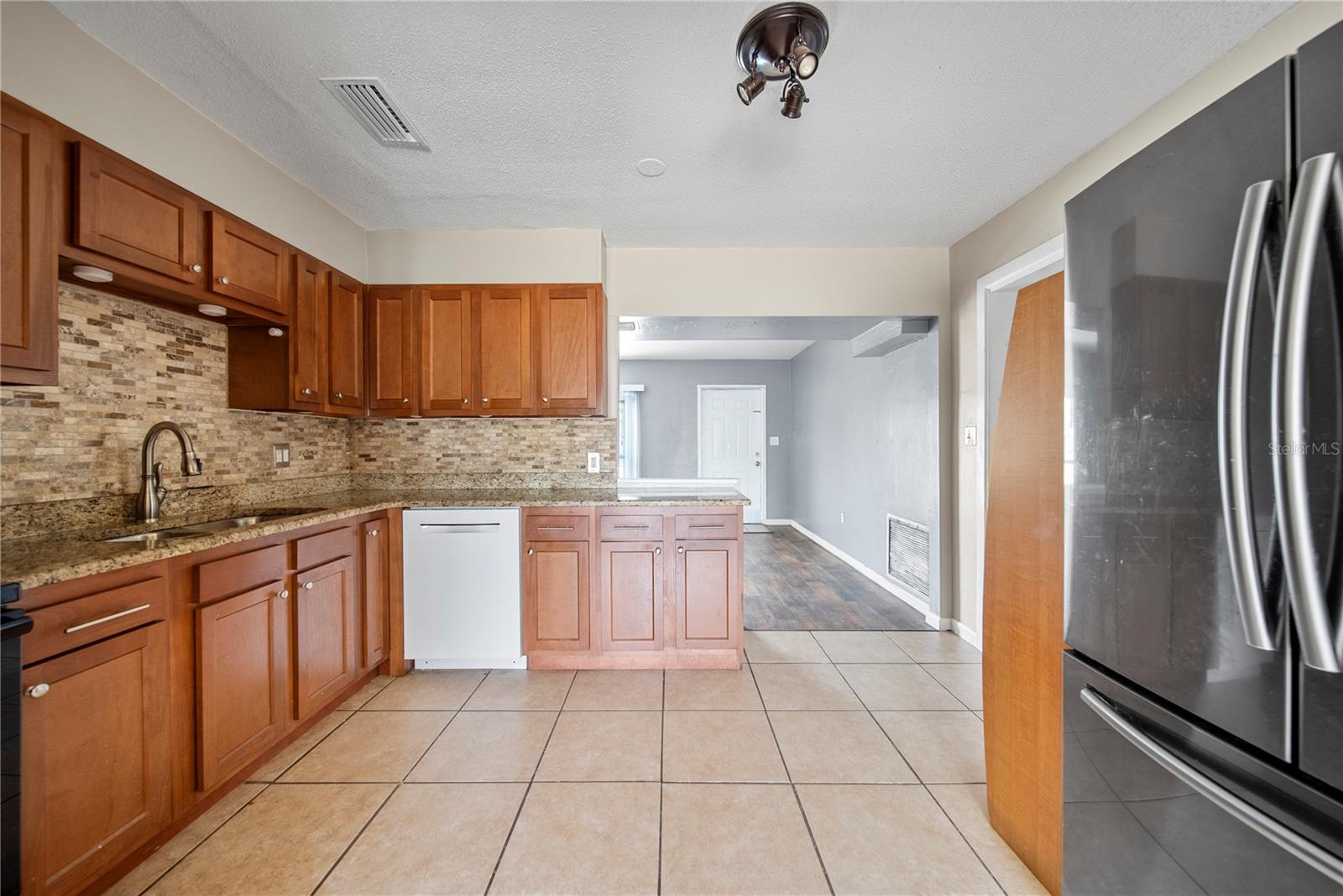 Image 8 of 31 For 10602 Camelia Drive