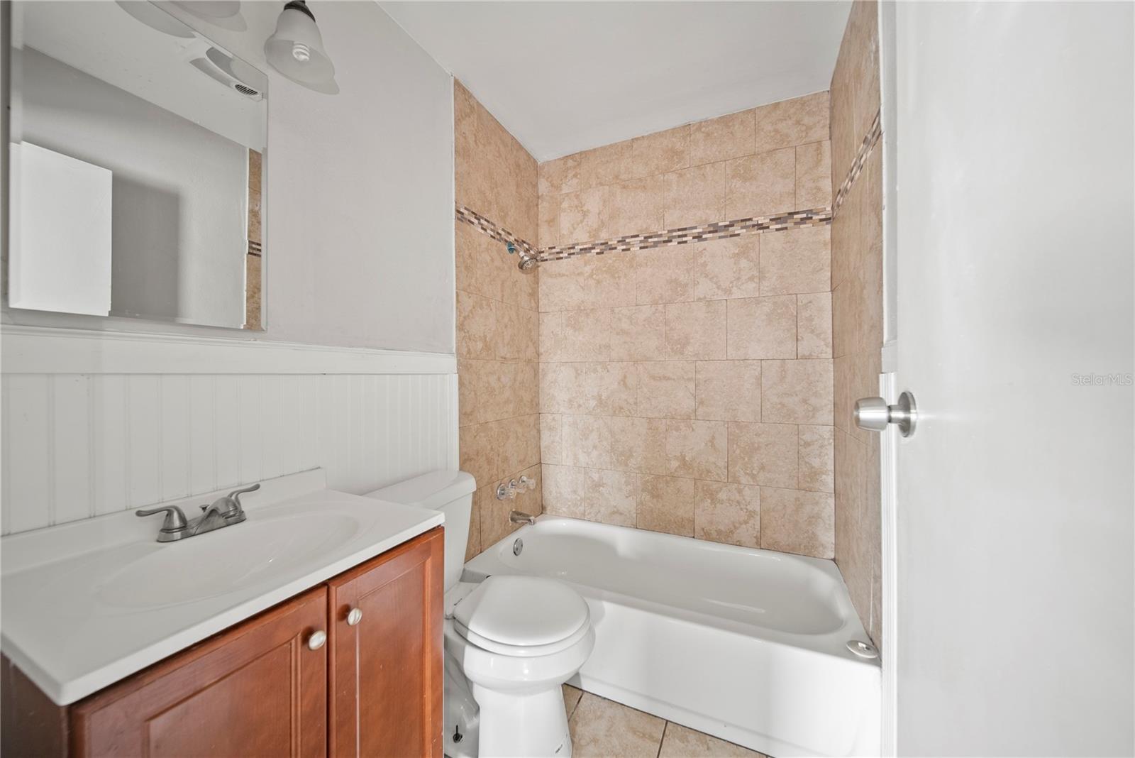 Image 9 of 31 For 10602 Camelia Drive