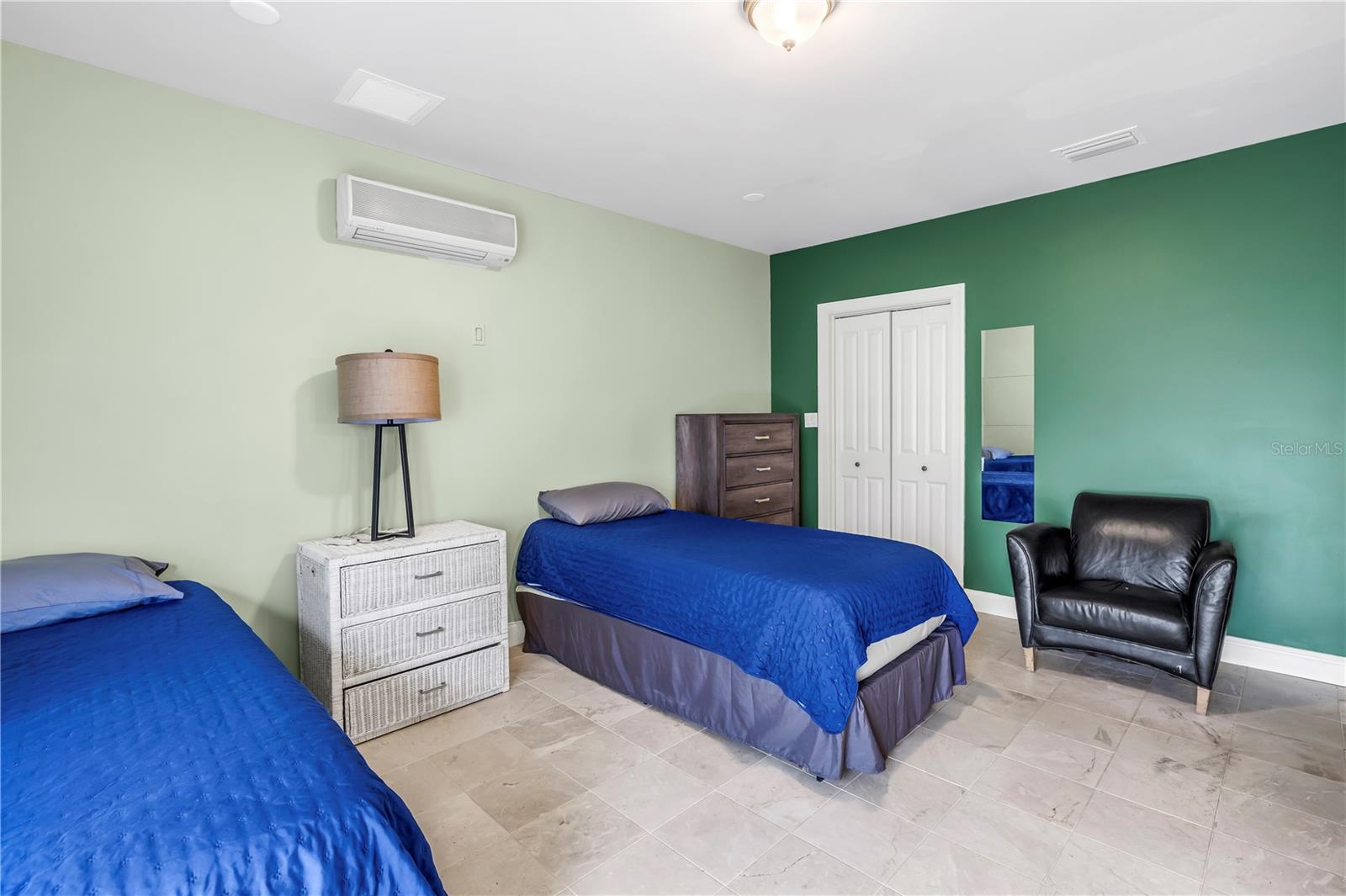 Image 18 of 52 For 6515 Dimarco Road