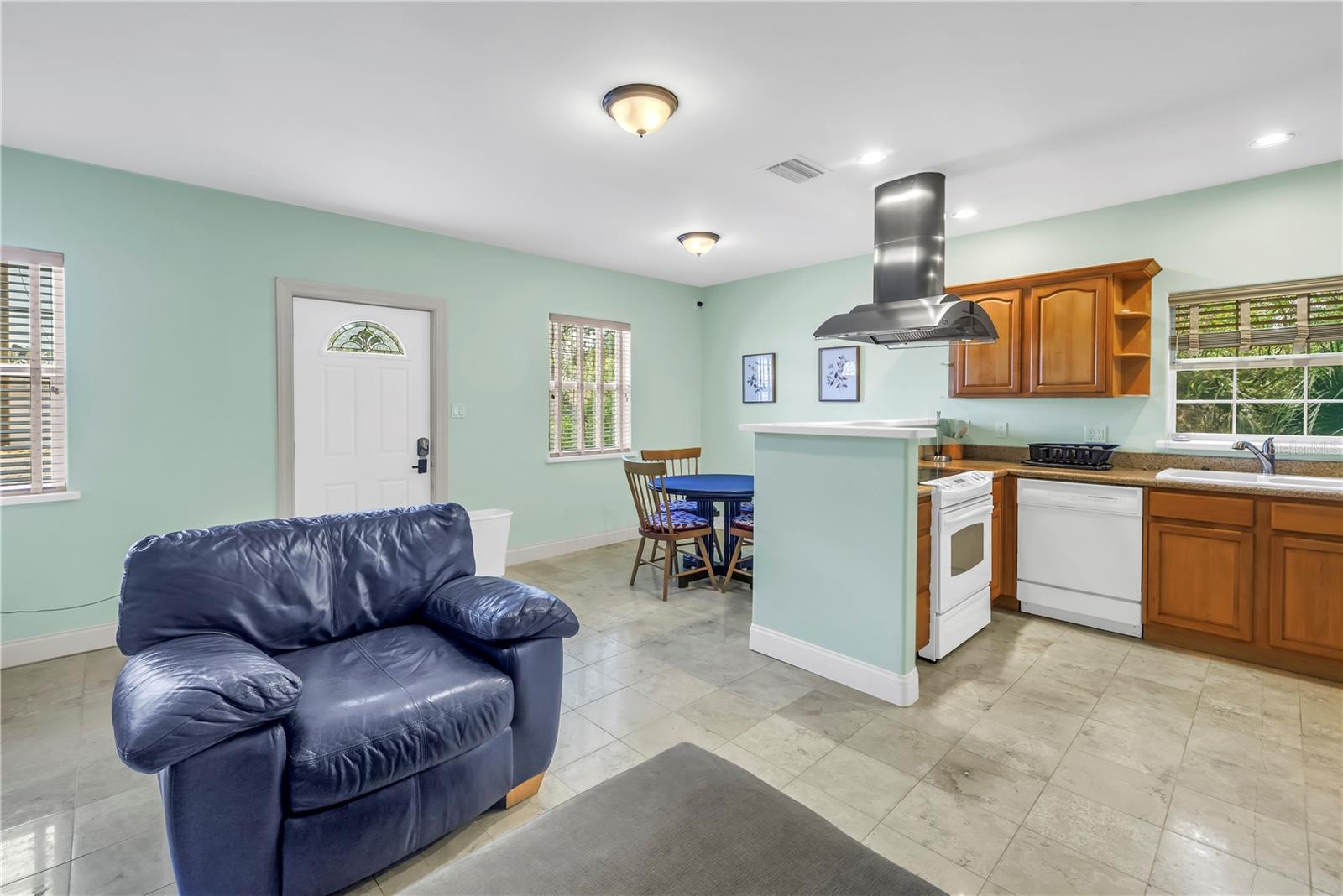 Image 4 of 52 For 6515 Dimarco Road