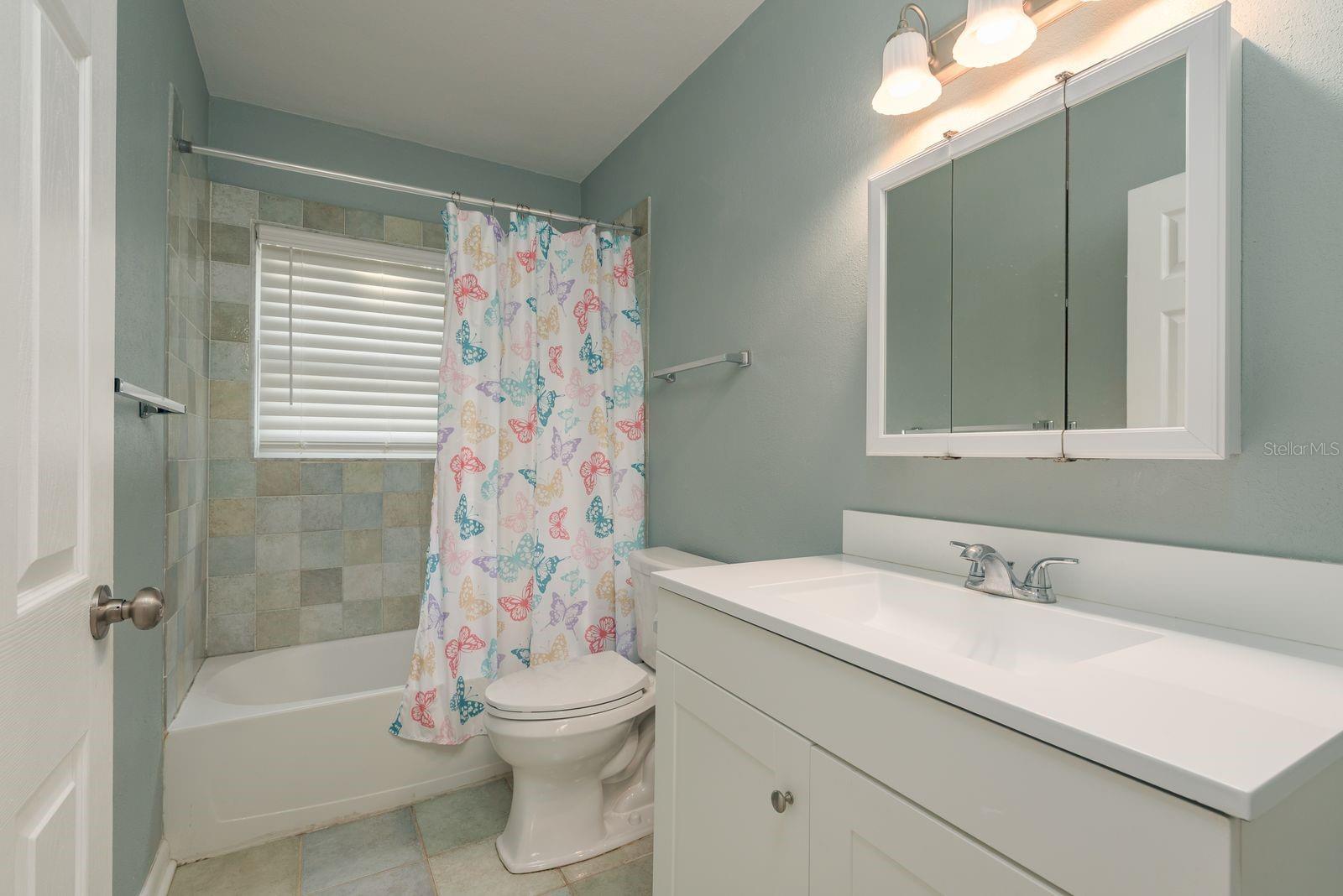 Image 13 of 23 For 2137 Victoria Drive