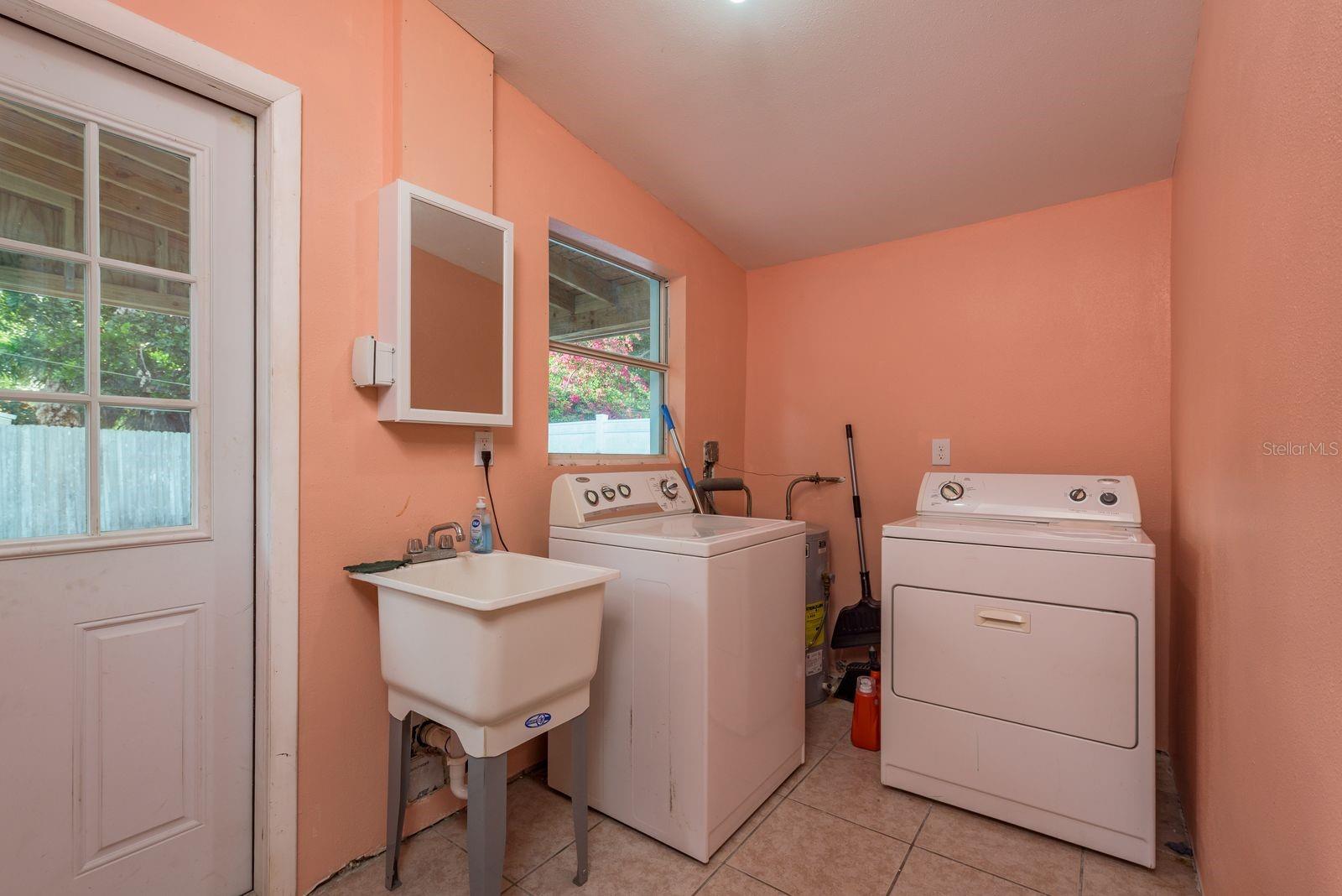 Image 16 of 23 For 2137 Victoria Drive