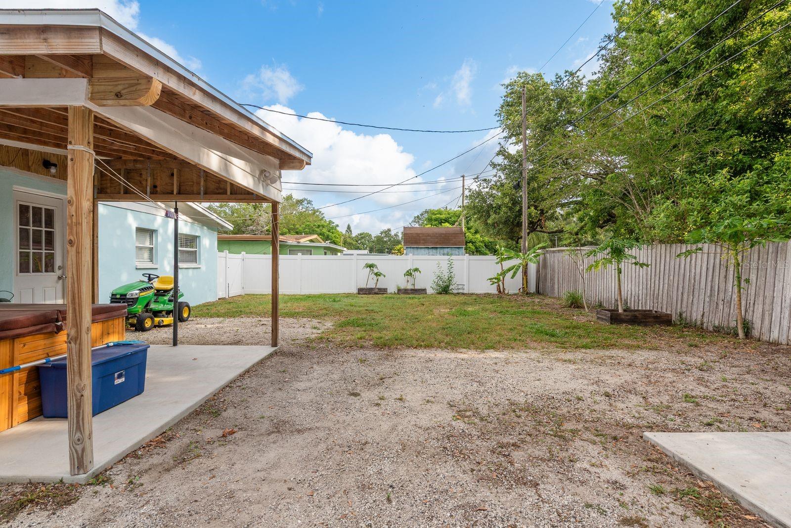 Image 17 of 23 For 2137 Victoria Drive