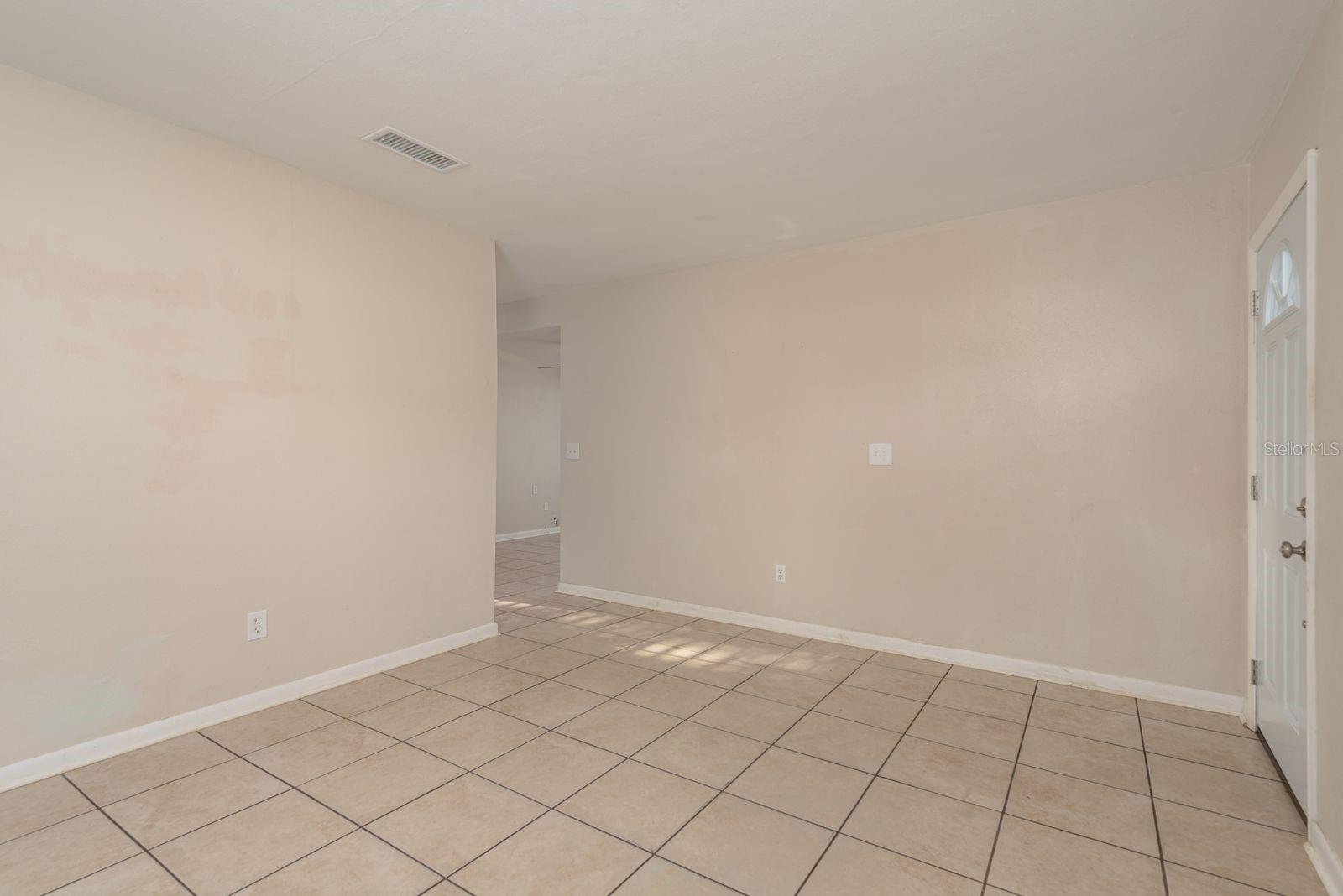 Image 5 of 23 For 2137 Victoria Drive