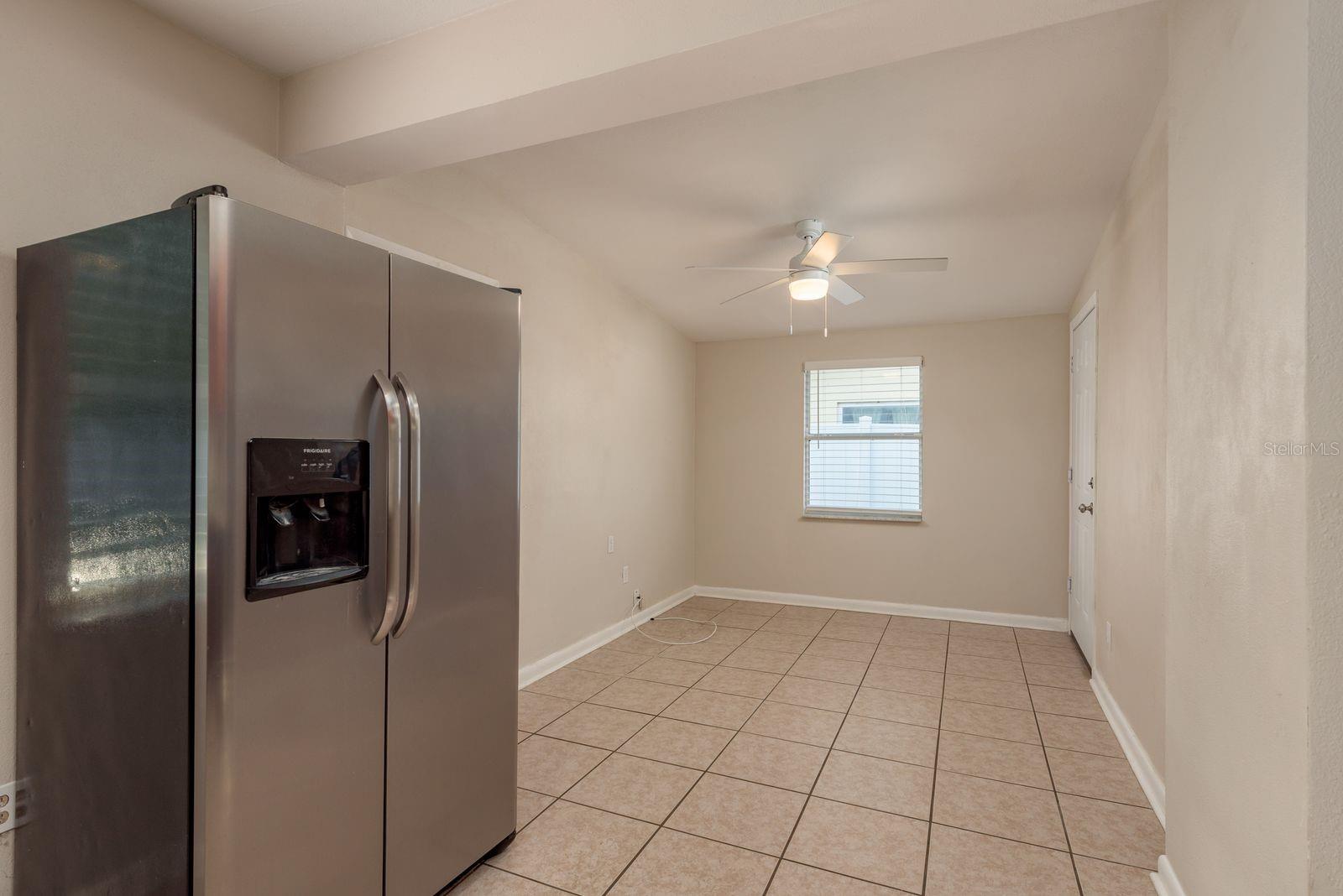 Image 9 of 23 For 2137 Victoria Drive