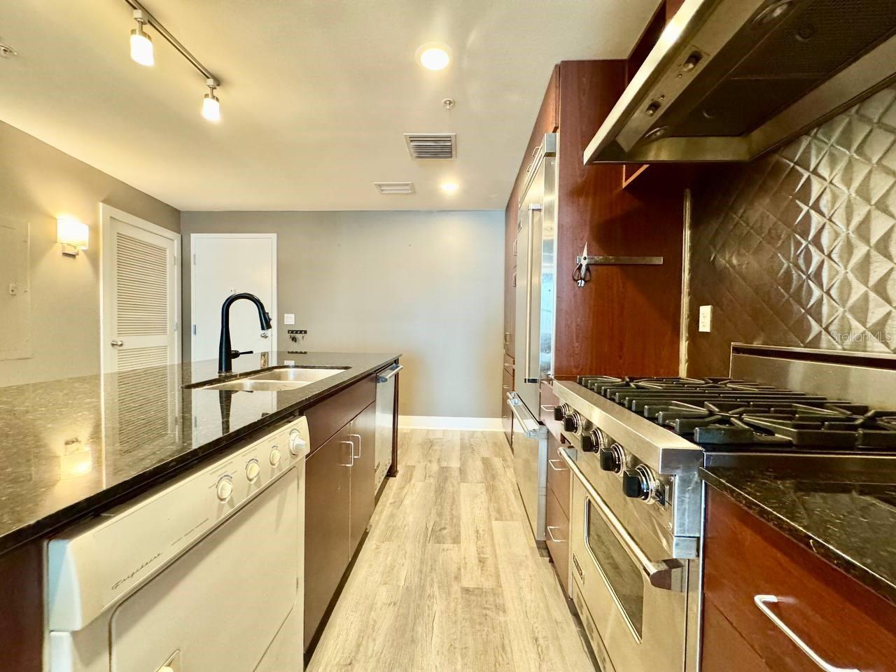 Image 8 of 43 For 1120 Kennedy Boulevard 1527