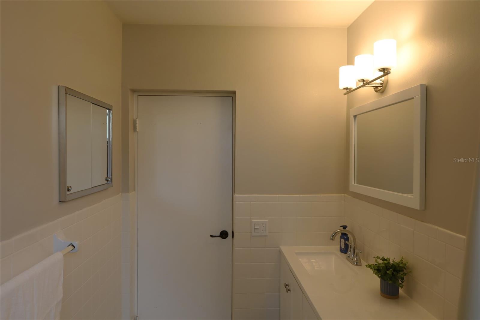 Image 18 of 26 For 2360 World Parkway Boulevard 36