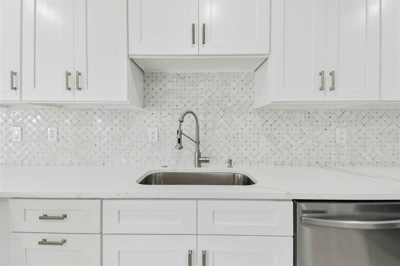 Image 14 of 65 For 425 12th Avenue