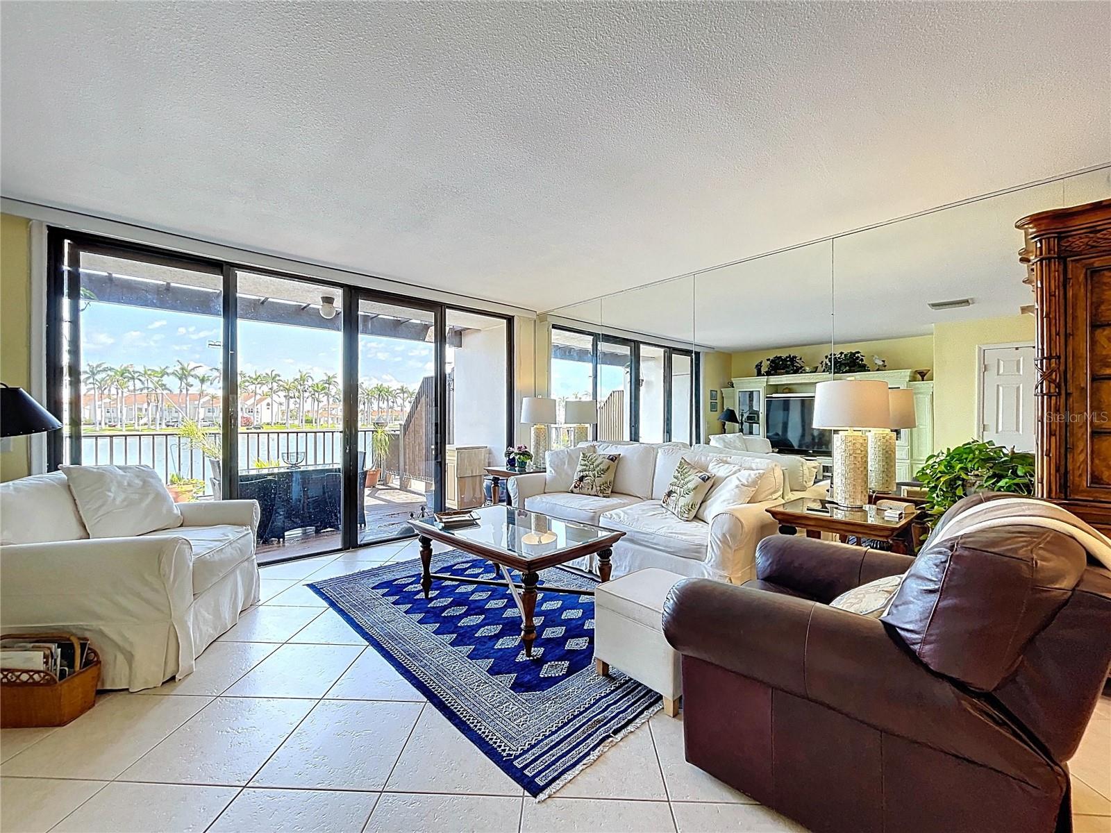 Image 10 of 75 For 6290 Bahia Del Mar Circle 12