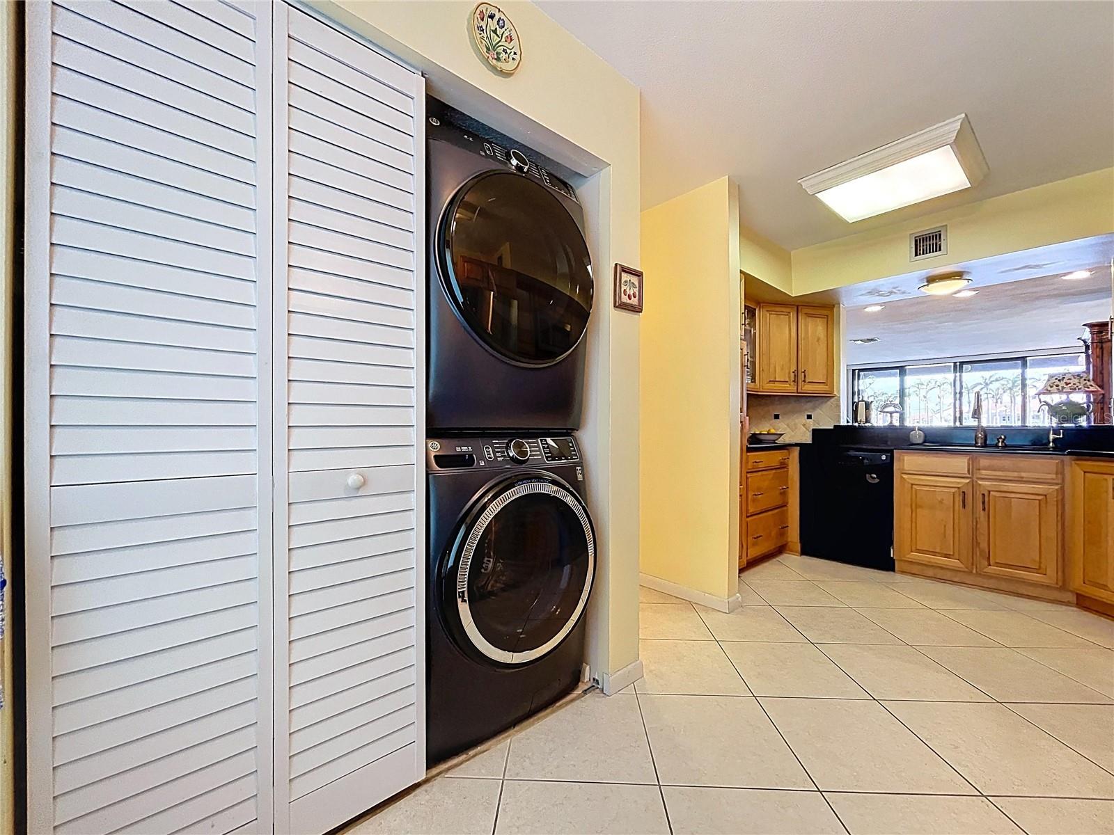 Image 24 of 75 For 6290 Bahia Del Mar Circle 12