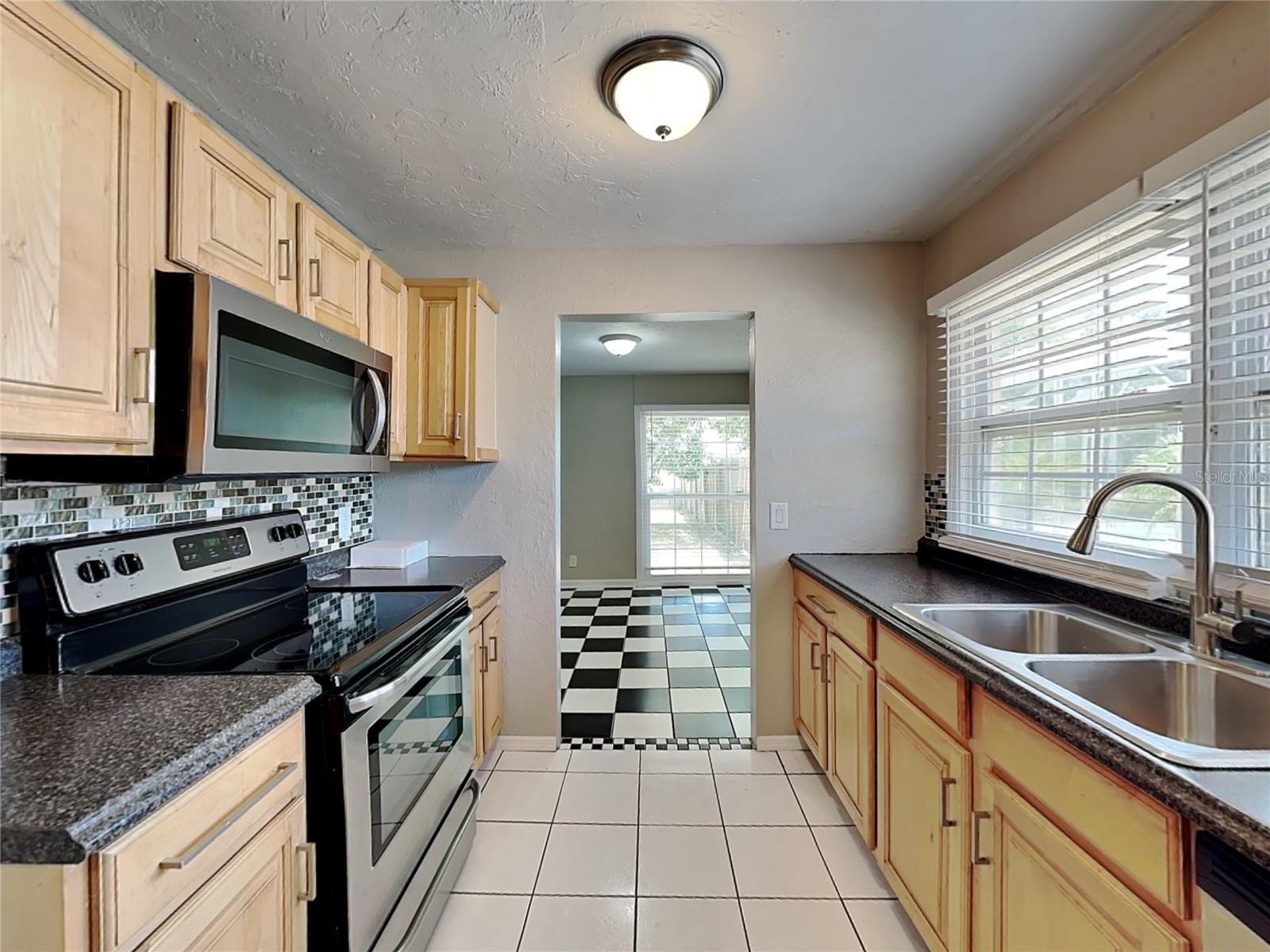 Image 7 of 21 For 1228 Doris Drive