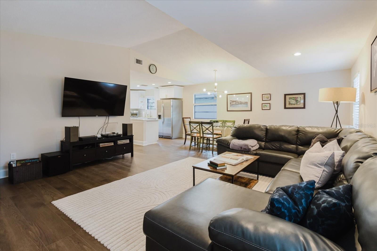 Image 7 of 55 For 138 69th Avenue N