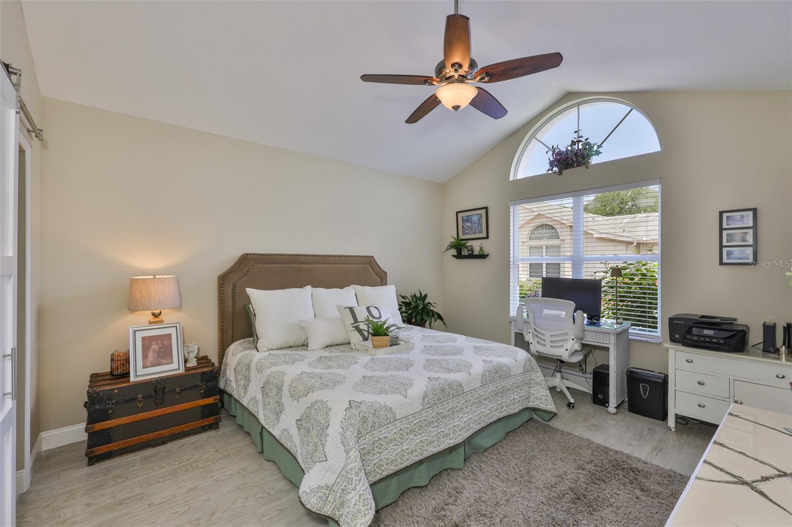 Image 17 of 45 For 815 Silverthorn Lane 0