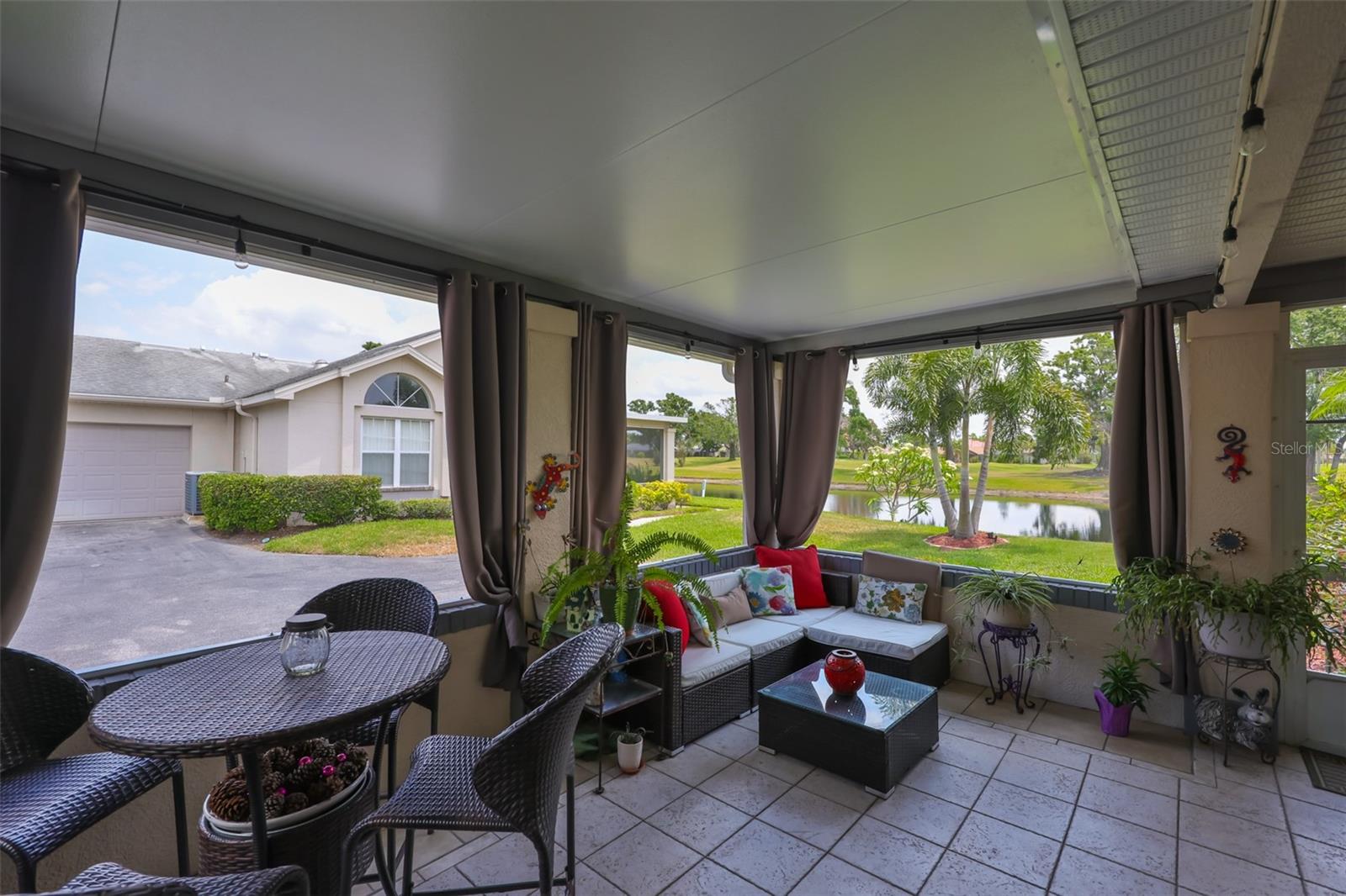 Image 21 of 45 For 815 Silverthorn Lane 0