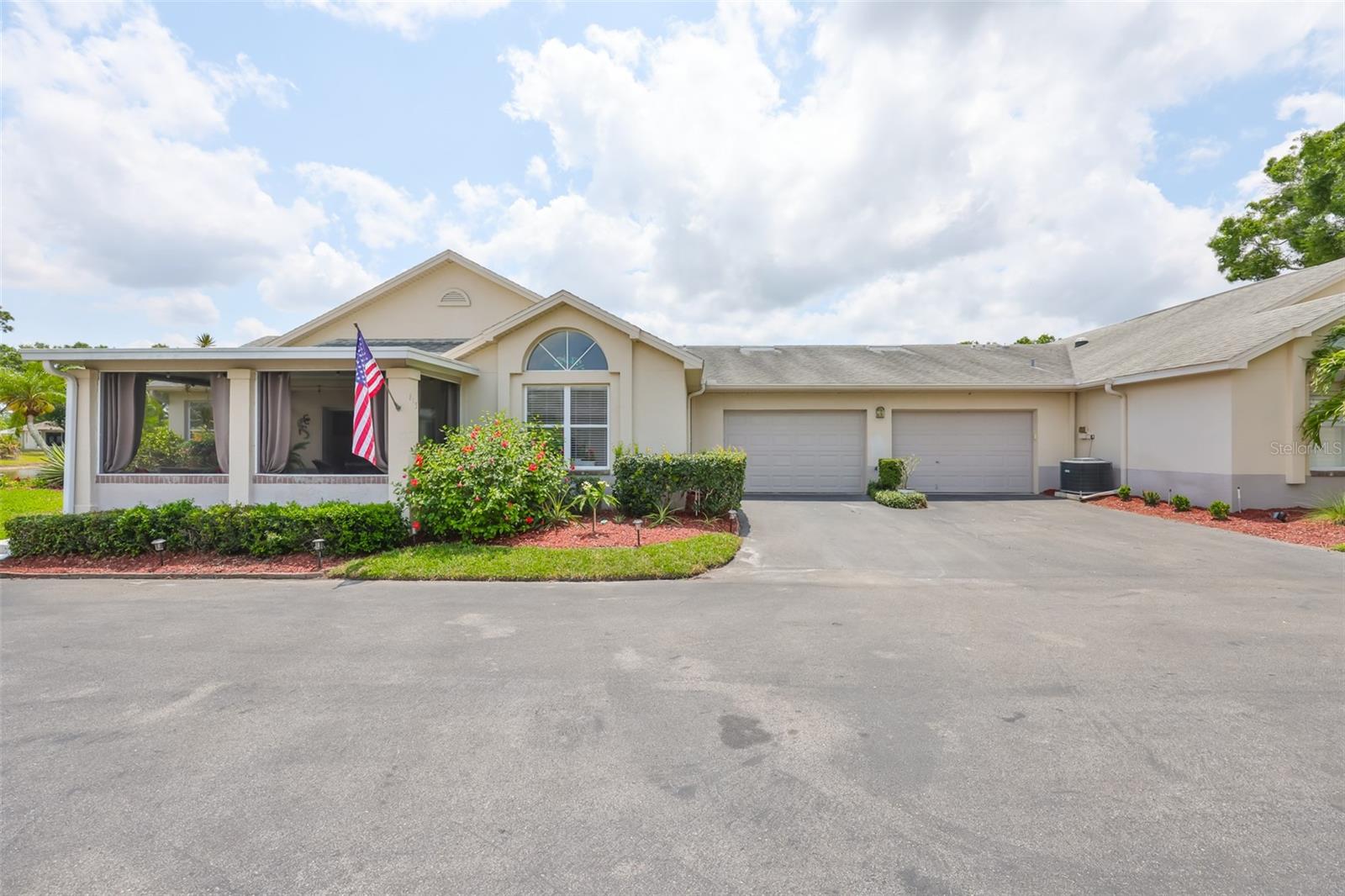Image 25 of 45 For 815 Silverthorn Lane 0