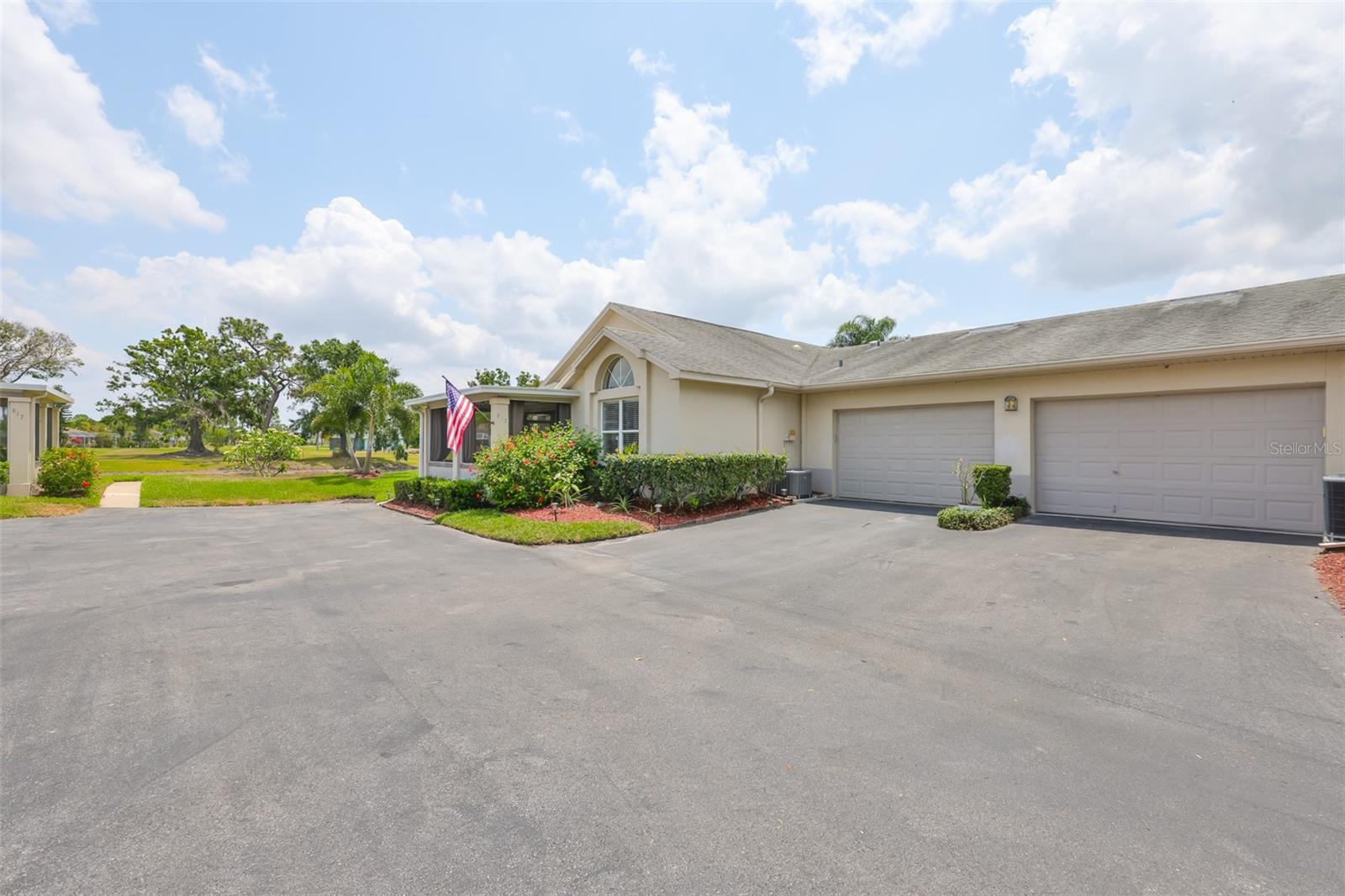 Image 35 of 45 For 815 Silverthorn Lane 0