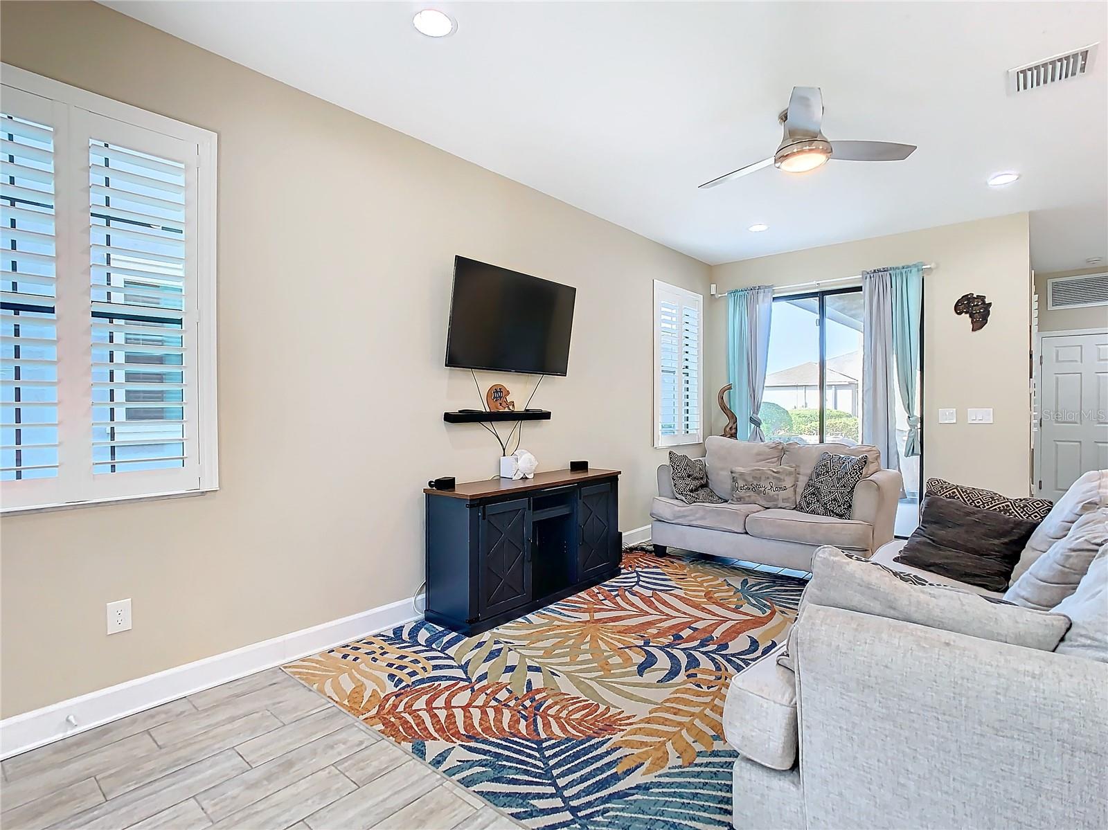 Image 5 of 60 For 5807 Circa Fishhawk Boulevard