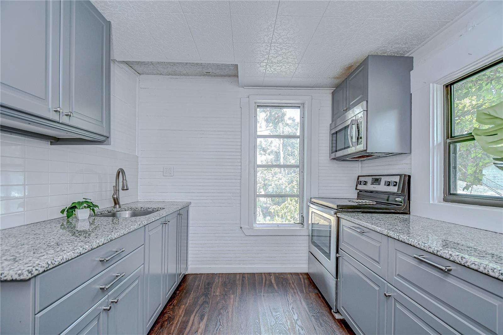 Image 10 of 32 For 5437 Delette Avenue S B
