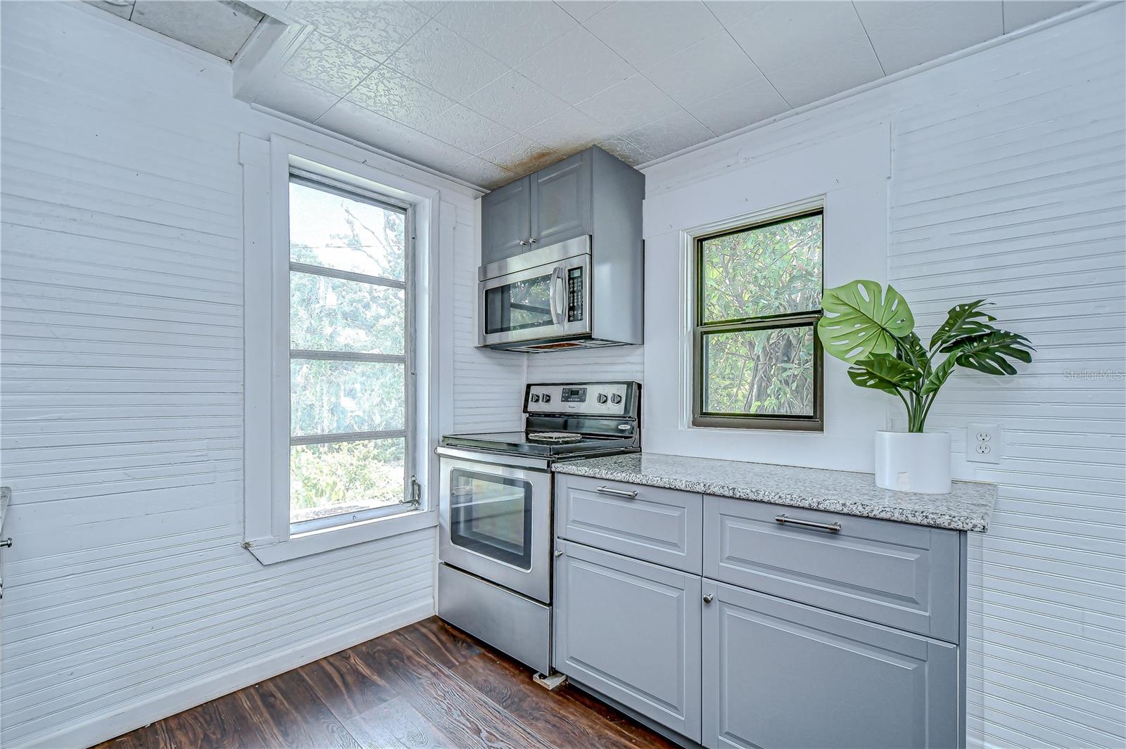 Image 11 of 32 For 5437 Delette Avenue S B