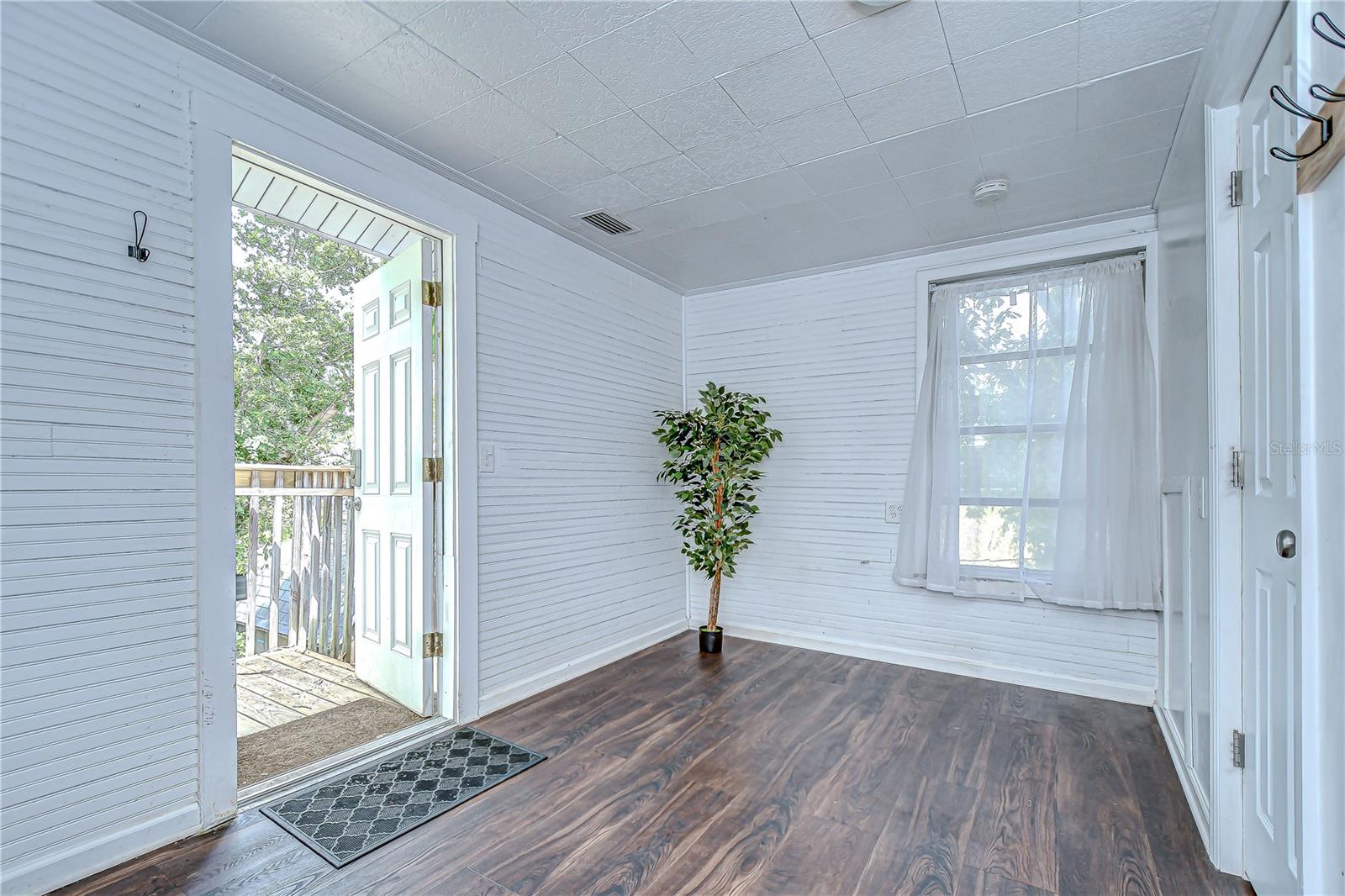 Image 5 of 32 For 5437 Delette Avenue S B