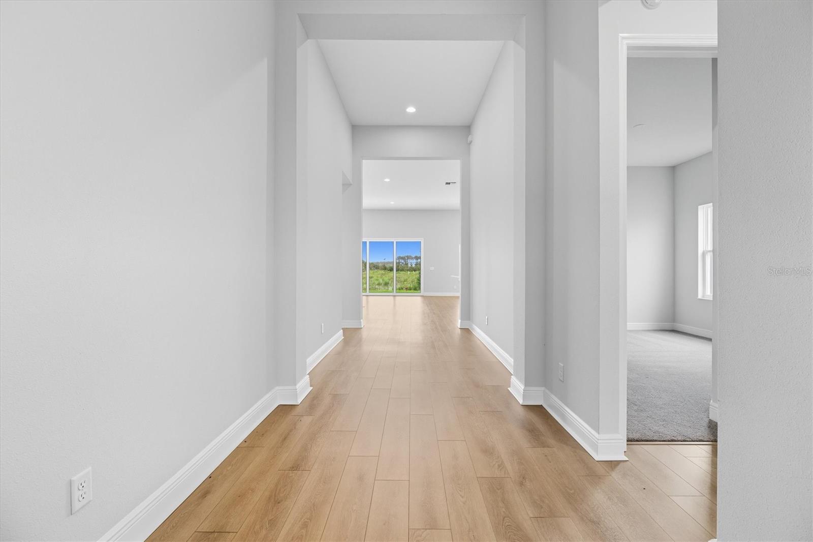Image 13 of 27 For 10321 Surrey Rose Drive