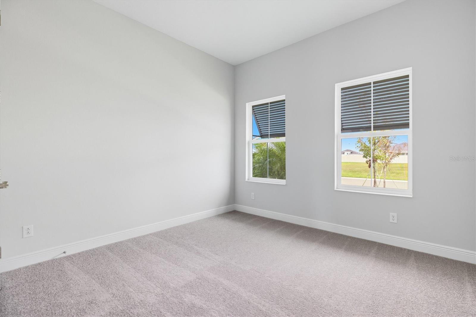 Image 17 of 27 For 10321 Surrey Rose Drive