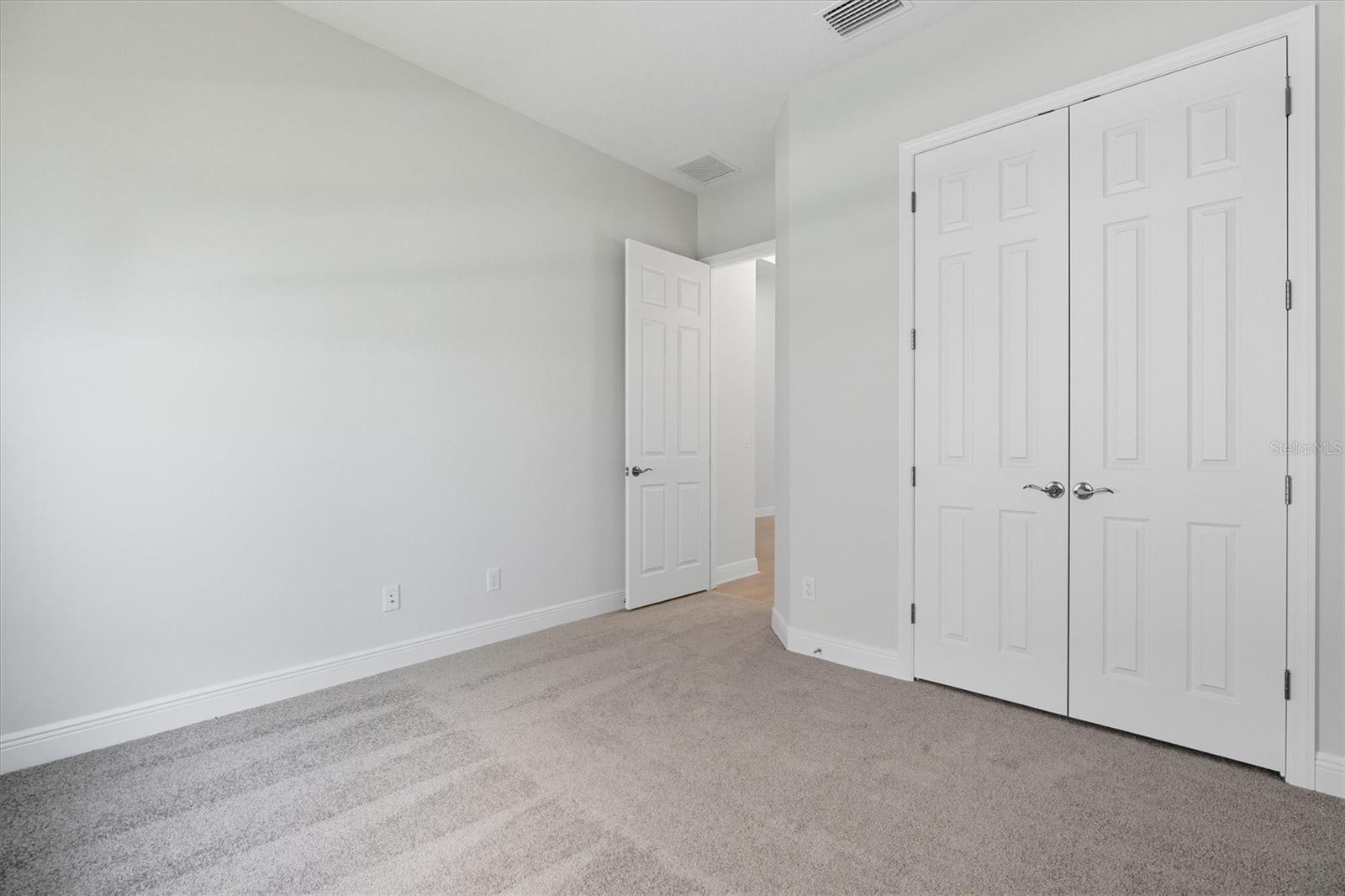 Image 18 of 27 For 10321 Surrey Rose Drive