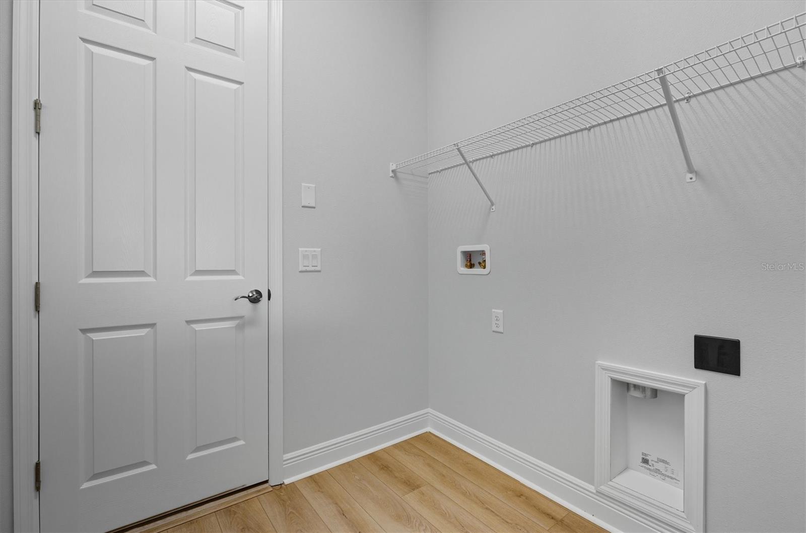 Image 23 of 27 For 10321 Surrey Rose Drive