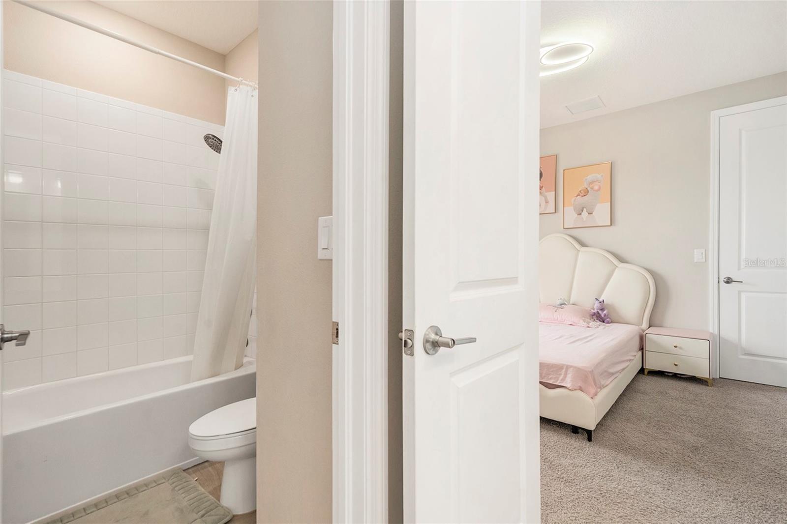 Image 41 of 82 For 2693 Leafwing Court