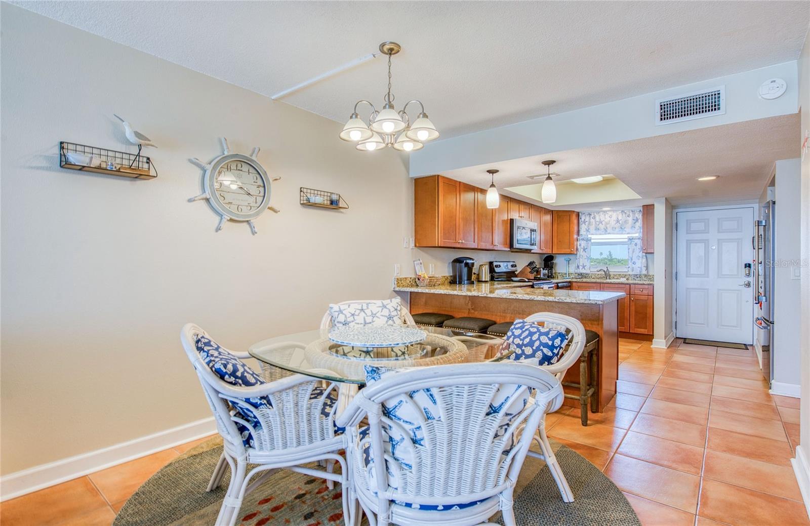 Image 32 of 45 For 18650 Gulf Boulevard 313