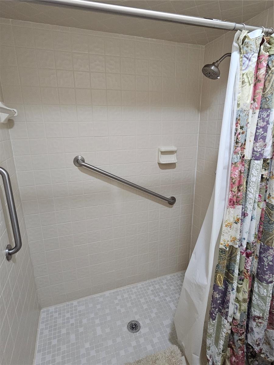 Image 16 of 22 For 38225 Ironwood Place 38225