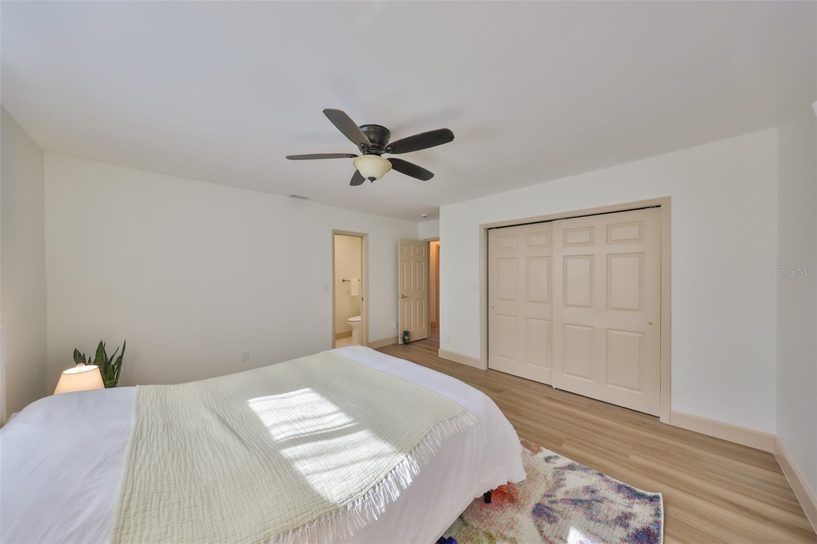Image 16 of 42 For 1727 New Hampshire Avenue Ne