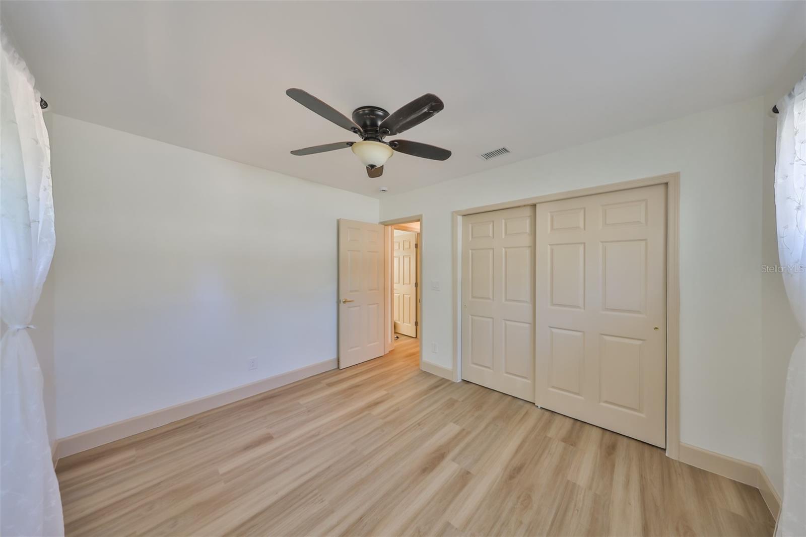 Image 21 of 42 For 1727 New Hampshire Avenue Ne