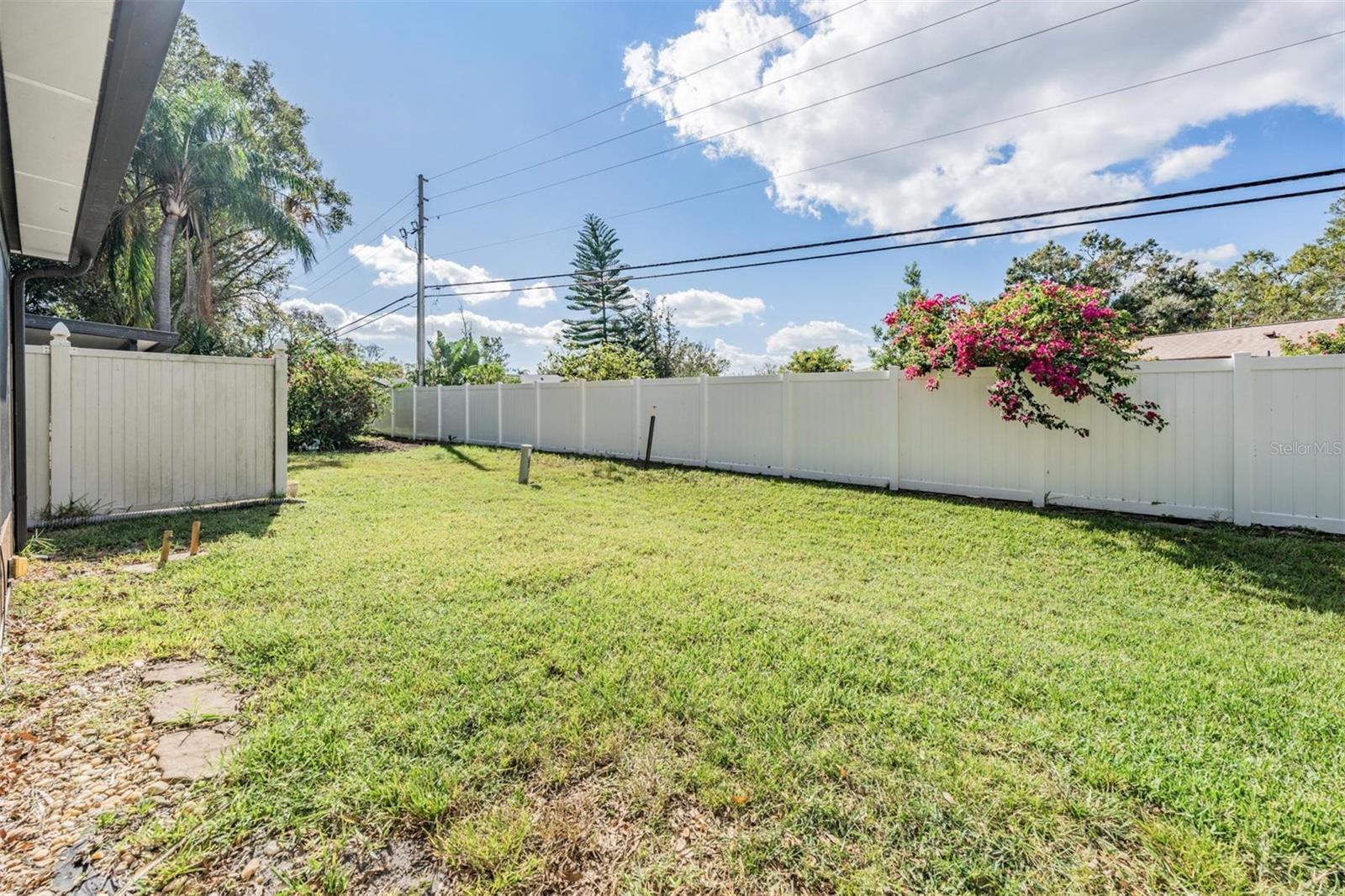 Image 24 of 38 For 2582 Bentley Drive