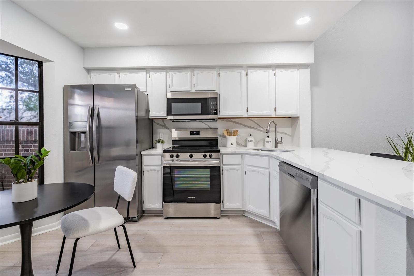 Image 6 of 38 For 2582 Bentley Drive