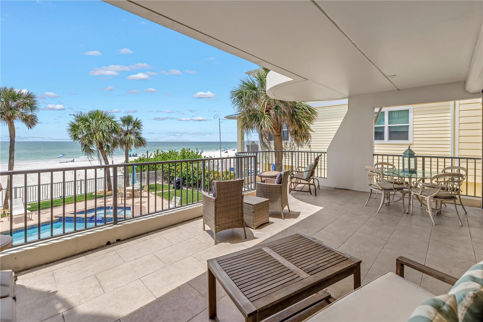 Image 18 of 41 For 19910 Gulf Boulevard  102