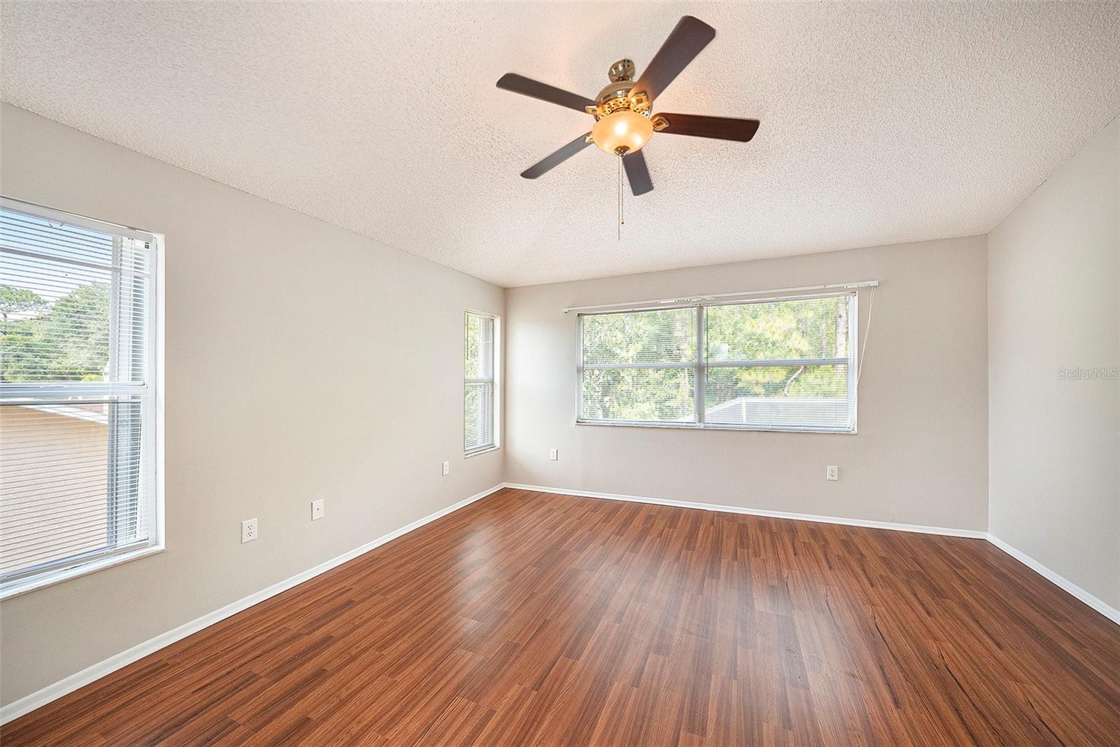 Image 21 of 39 For 1719 Bayhill Drive