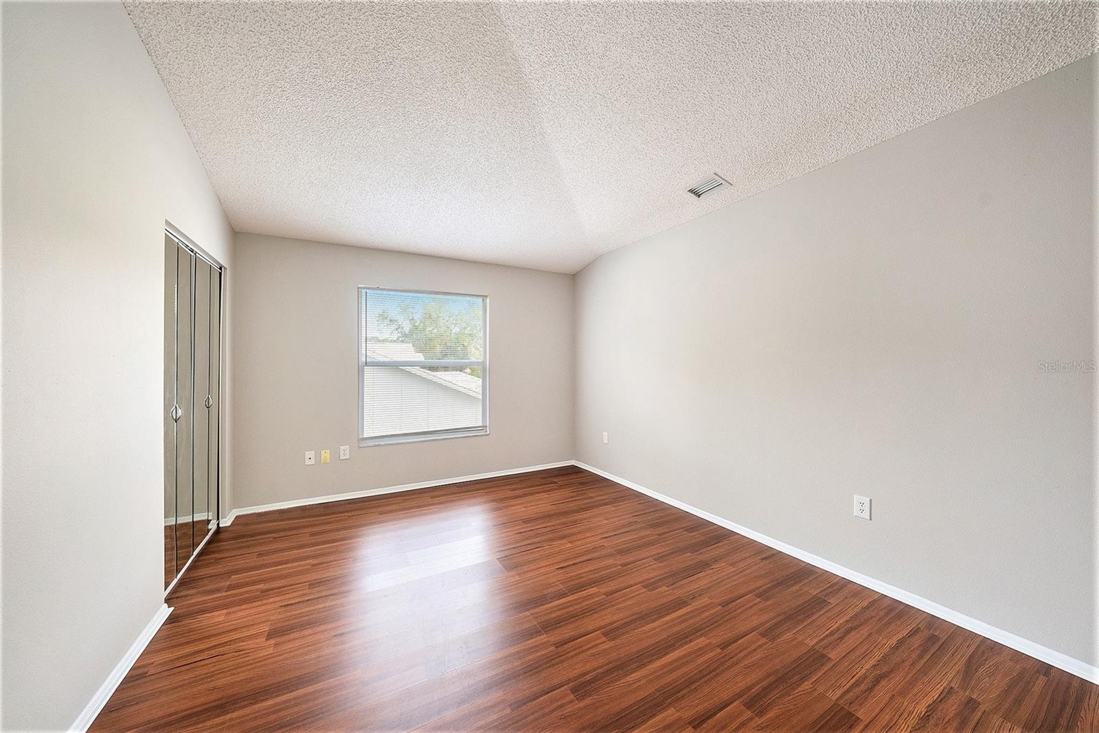 Image 24 of 39 For 1719 Bayhill Drive