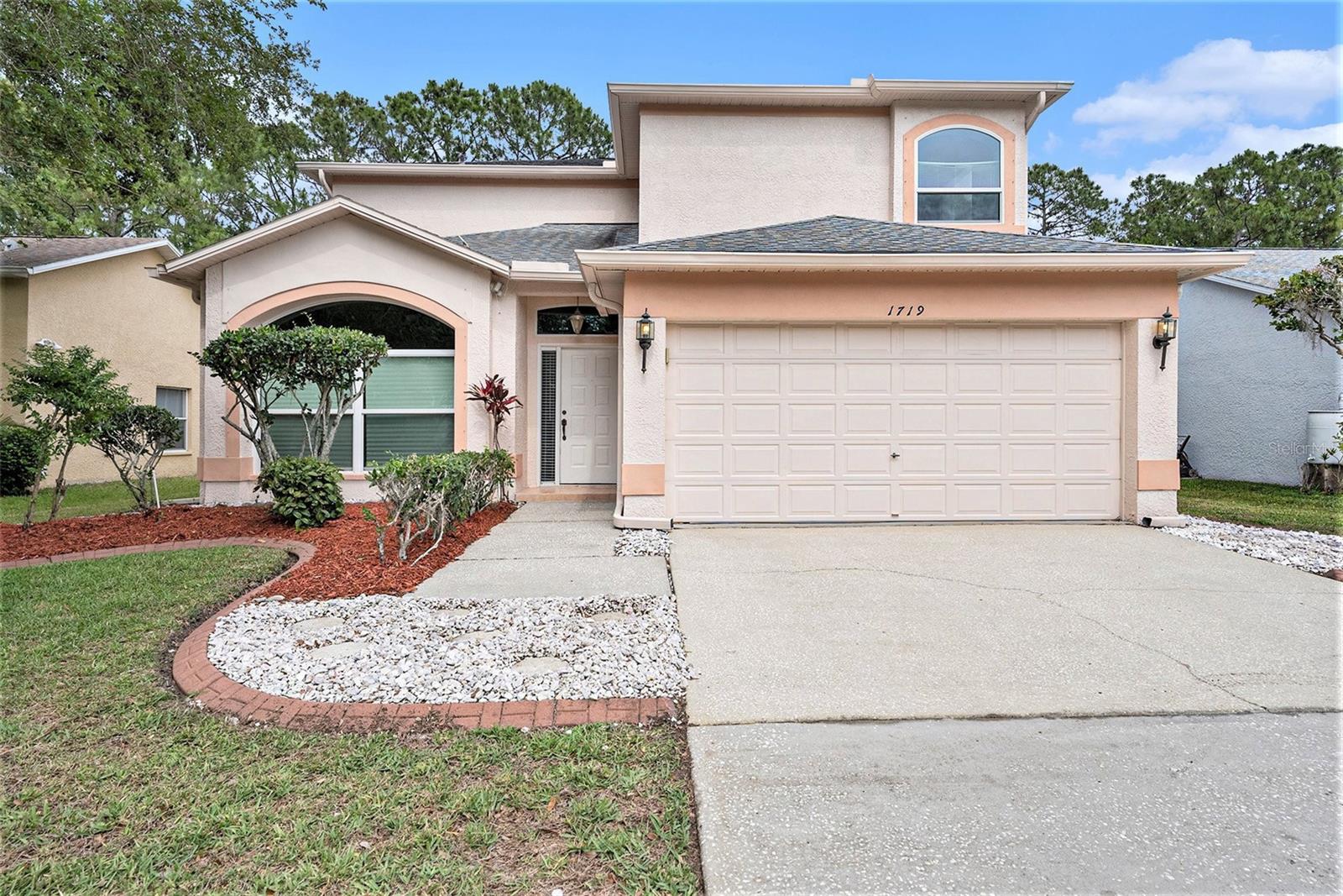 Image 35 of 39 For 1719 Bayhill Drive