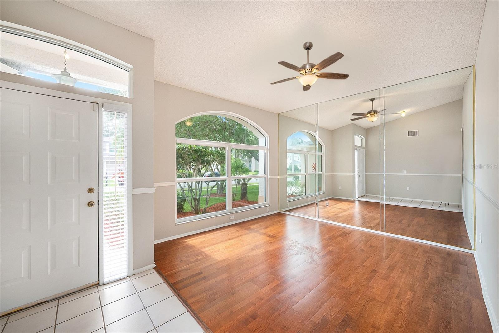 Image 4 of 39 For 1719 Bayhill Drive