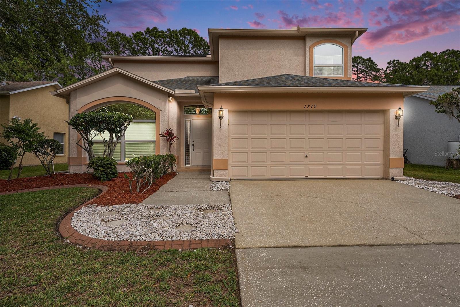Image 6 of 39 For 1719 Bayhill Drive