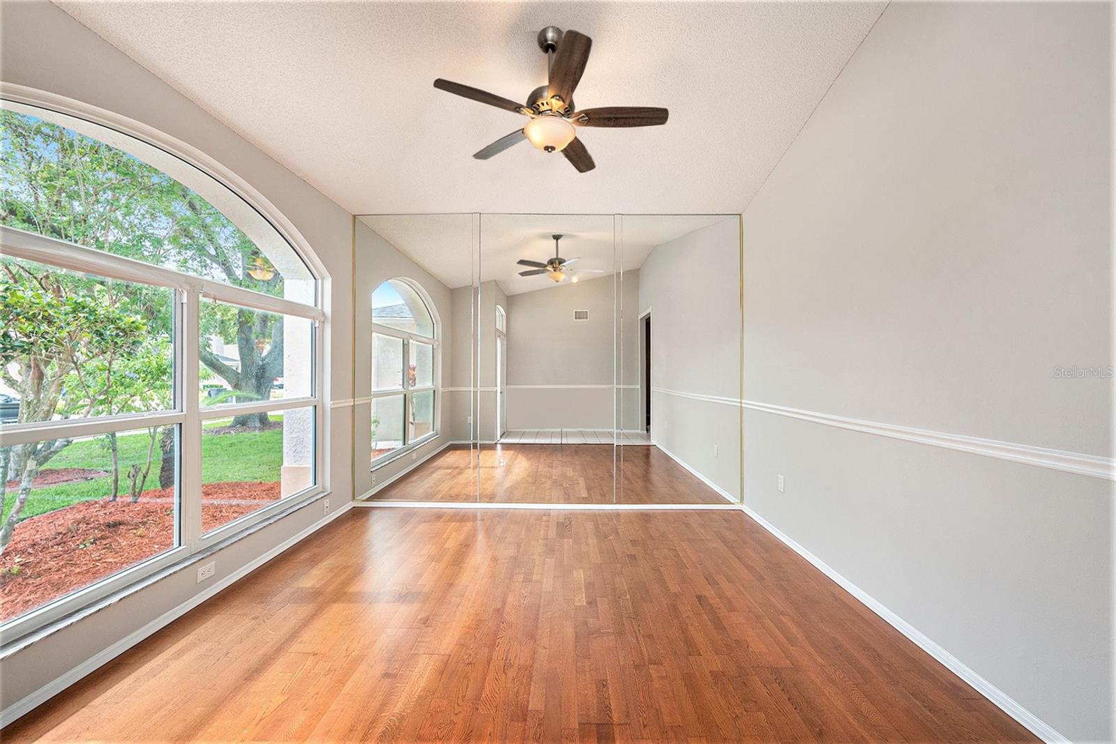 Image 9 of 39 For 1719 Bayhill Drive
