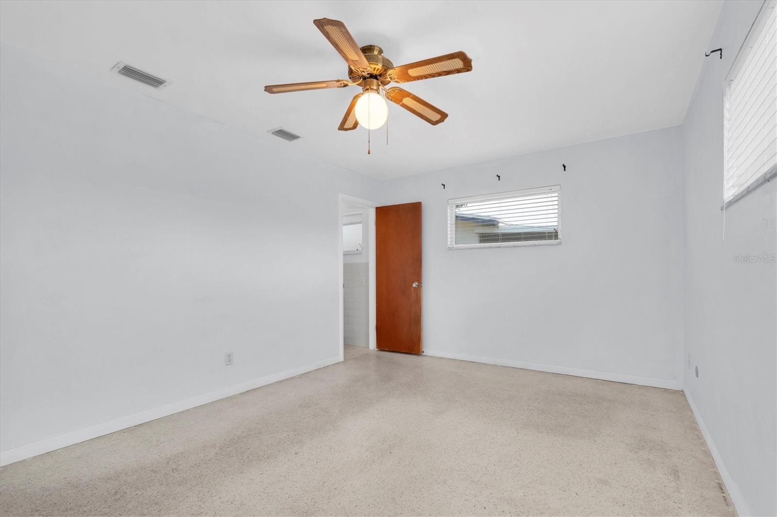 Image 18 of 35 For 6638 12th Terrace N