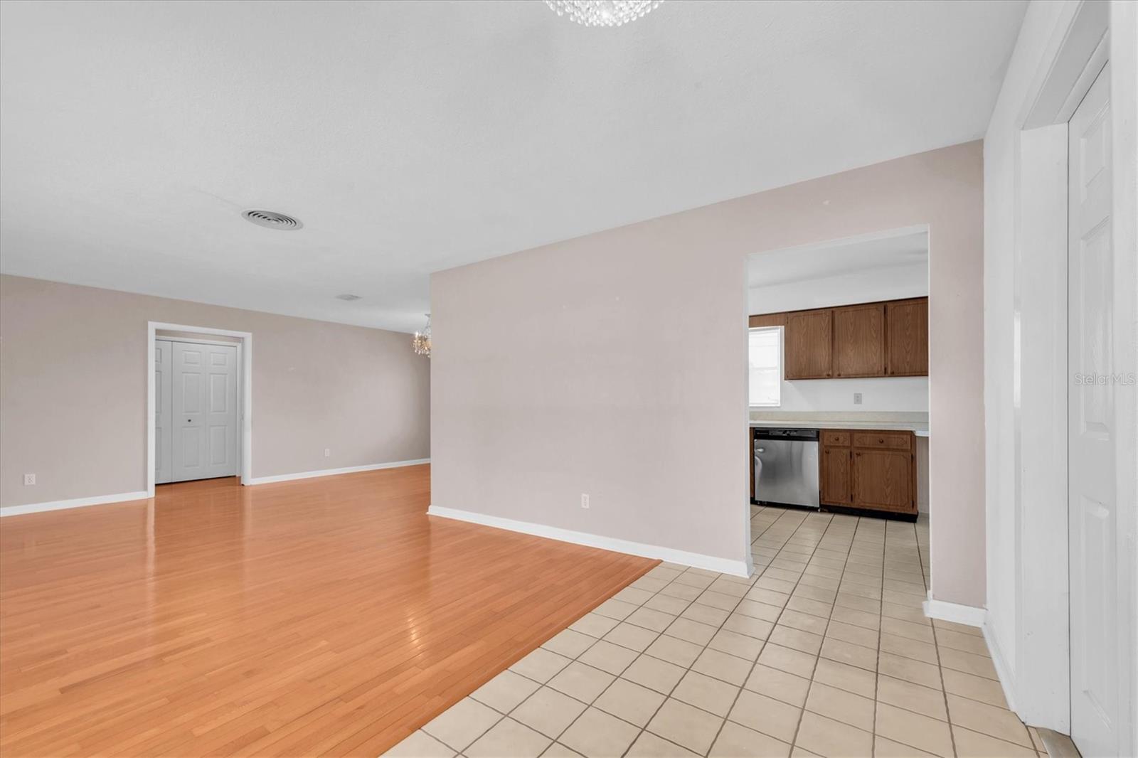 Image 5 of 35 For 6638 12th Terrace N