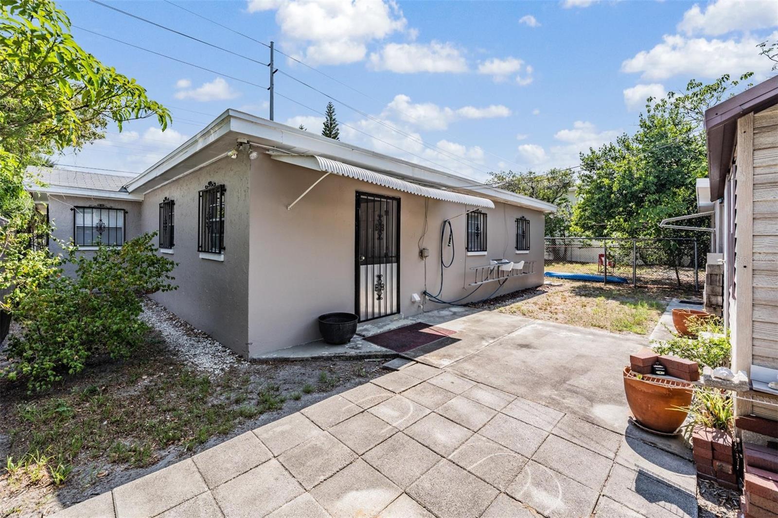 Image 16 of 17 For 2111 Grace Street