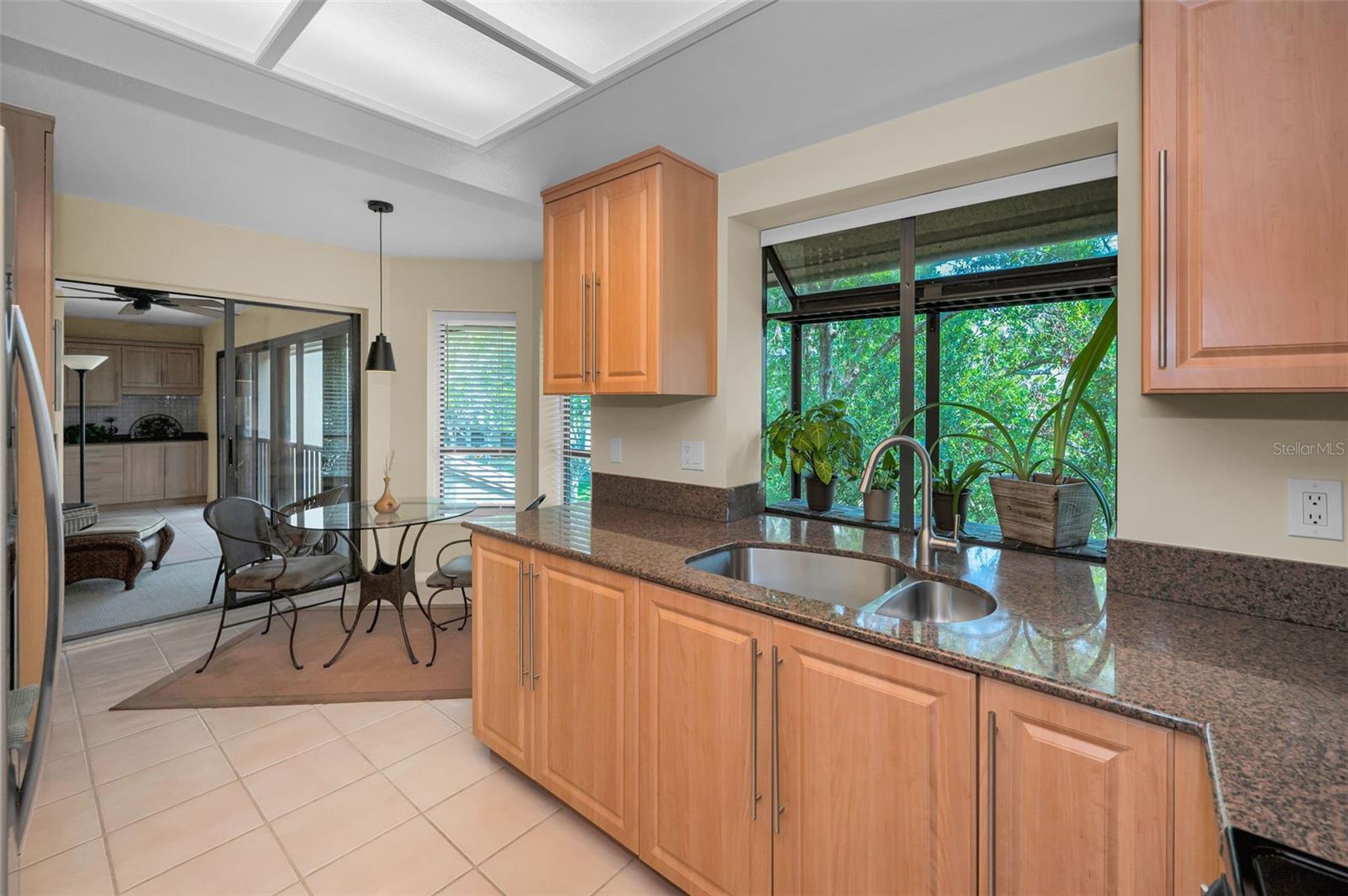 Image 12 of 44 For 3079 Landmark Boulevard 1608
